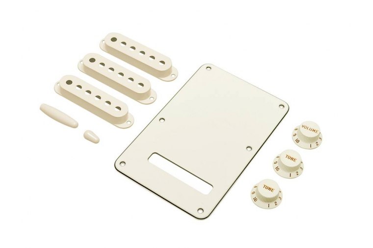Fender Stratocaster Accessory Kit - PA