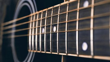 Il mondo delle corde per acustica
