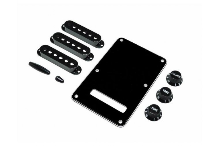 Fender Stratocaster Accessory Kit - BK